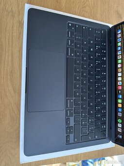 MacBook Air M2 (2022) – TOP STAV, Záruka do 11/2025 - 4