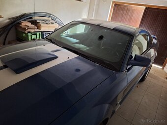 Ford Mustang GT - 4