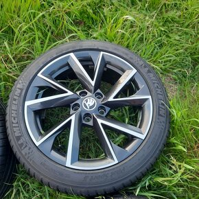 Vega sada Alu Superb III R18 235/45/18 Passat B8 Casiopeia - 4