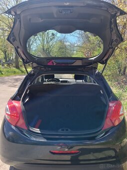Peugeot 208 1,2 r. 2014 - 4