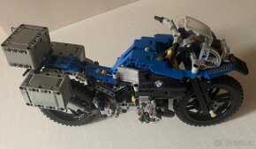 Lego Technic 42063 BMW R 1200 GS Adventure - 4