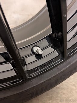 Sada Alu kol s pneu 245/45 R20 - 4