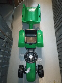 Dětský šlapací traktor s vlečkou - 4