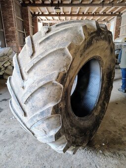 Pneu 800/70R38 - 4