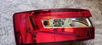 Škoda Superb III zadní světlo - 4