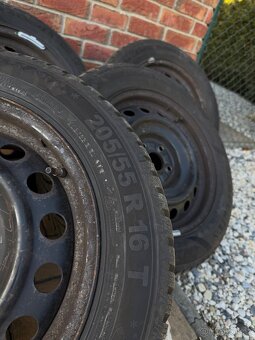 Plechové disky 5x114.3 16 se zimním pneu 205/55 R16 - 4