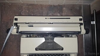 Psací stroj Consul - 4