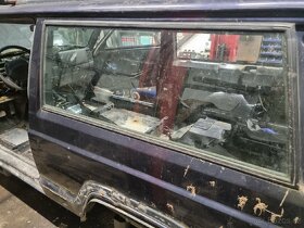 Prodám skla jeep cherokee XJ 3dverak - 4