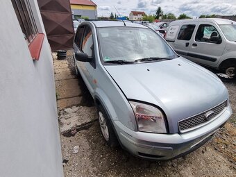FORD FUSION - 4