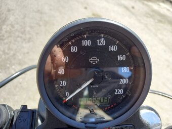 Harley davidson 883 - 4