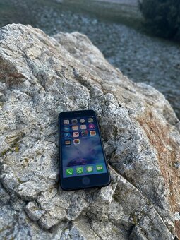 iPhone 7 Jet Black 32GB - 4