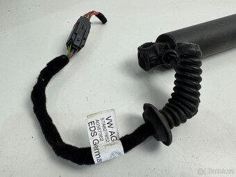 Elektrická vzpěra kufru Škoda Karoq levá + pravá - 4