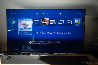 PS4 Pro 1TB + Ovladač + 4 Hry - 4