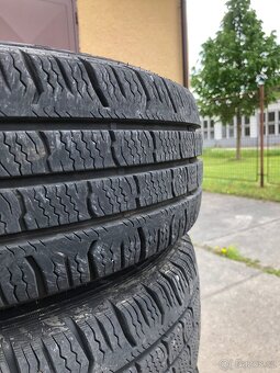 Prodám sadu zimních pneumatik Rosava 195/70/r15C - 4
