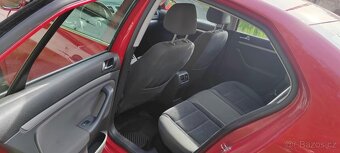 zdravím prodám volkswagen Jetta 1.6Fsi 85kw 6Q - 4