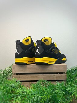 Air Jordan 4 Retro "Thunder" (46) - 4