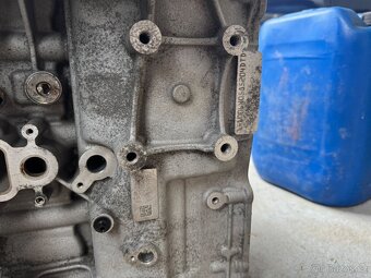 Blok motoru Land Rover 2.0 TD4  PBG4D3-6015-EE - 4