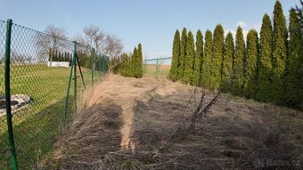 Prodej stavebního pozemku se stavbou v Traplicích - 4