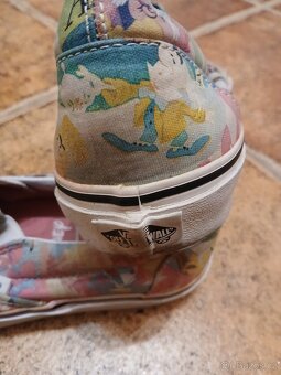 Tenisky slip-on Vans Disney vel. 40,5 - 4