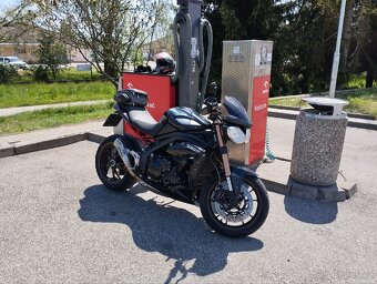 Triumph Speed Triple 1050 - 4