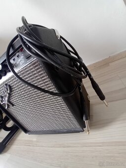 Elektrická kytara s vybavením - 4
