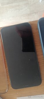 iPhone 11 - 4
