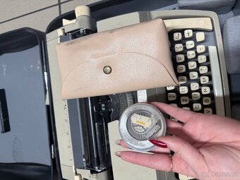 Psací stroj Consul (ČSSR) – plně funkční, ve velmi dobrém st - 4