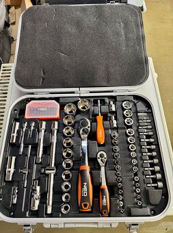 Sada nářadí Neo Tools v kufru - 4