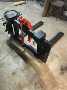 Malotraktor vidle s přidržovačem - 4