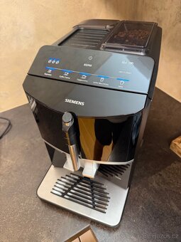 Automatický kávovar Philips Series 3200 LatteGo - 4