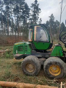 Vyvážečka John Deere 1110E - 4