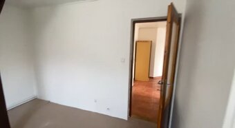 Pronajímá se neprůchozí pokoj v bytě v rodinném domě. - 4