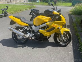 Triumph 955i ,vtr 1000 - 4