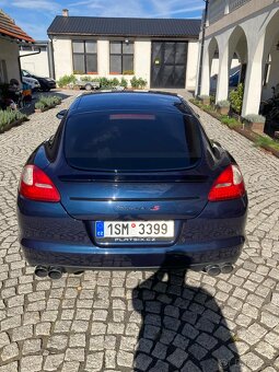 Porsche Panamera - 4