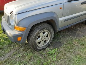 Jeep Cherokee KJ - 4