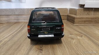 Model Toyota Land Cruiser LC80 1:18 Keng Fai - 4