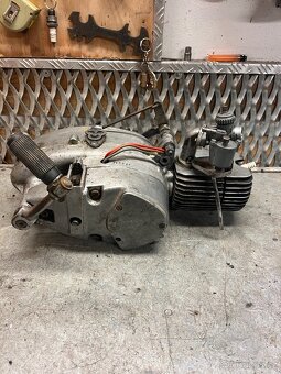 Motor jawa pionýr/mustang - 4