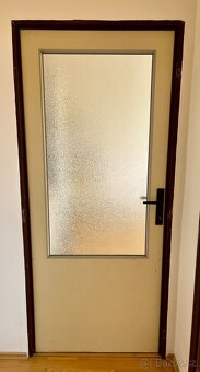 70 cm pravé panelákové dveře za odvoz - 4