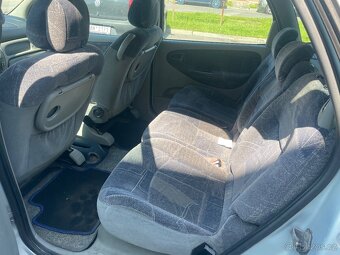 Renault Mégane Scenic 1.6i - 4