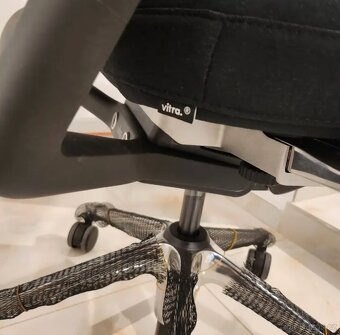 Kancelářská židle Vitra ID Mesh diamond - 4