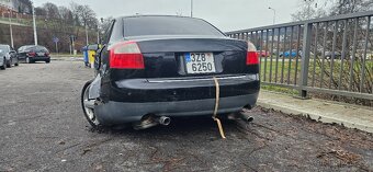 Audi A4 B6 3.0i po nehode - 4