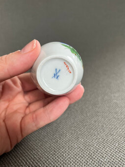 Míšeň Meissen Miniaturní porcelánová vázička 6 cm - 4
