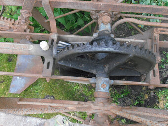 VYORÁVAČ BRAMBOR /ČERT - 4