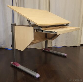 Nastavitelný psací stůl - 4