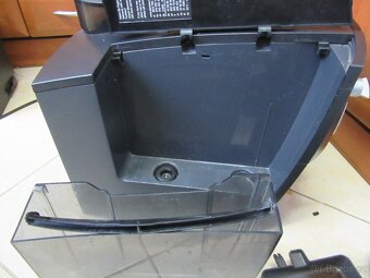 Nabízím kávovar Siemens. Plně funkční. Nejde o novou věc. Je - 4