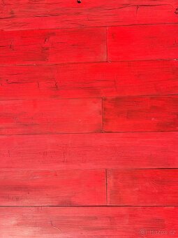 Levný dřevěný obklad Zpuchřelá barva - vintage červená - 4