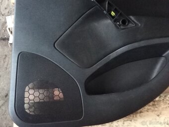 Škoda Octavia 2 zadní tapecirunky výplně zadních dveří černá - 4