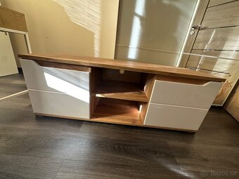 Tv stolek - 4