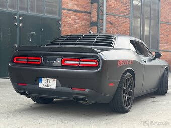 Dodge Challenger 6,4 R/T - 4