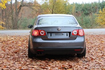 Volkswagen Jetta 1.9tdi 77kw - 4